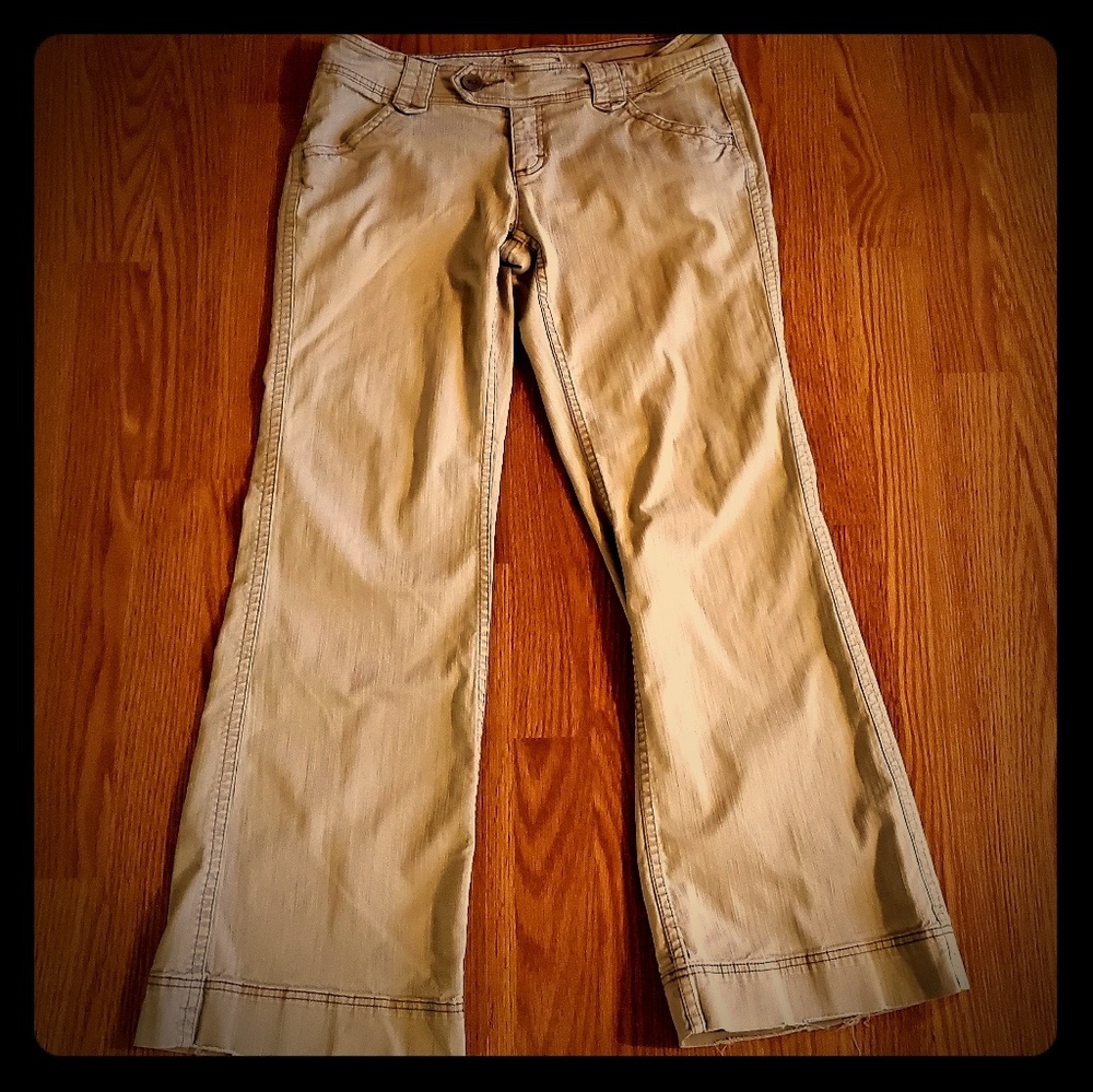 Maurices  khaki pants sz 7/8